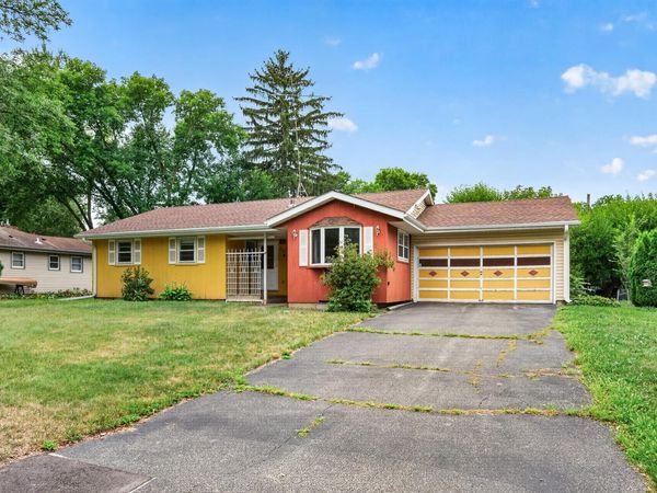 2147 Aztec Lane, Mendota Heights, MN 55120