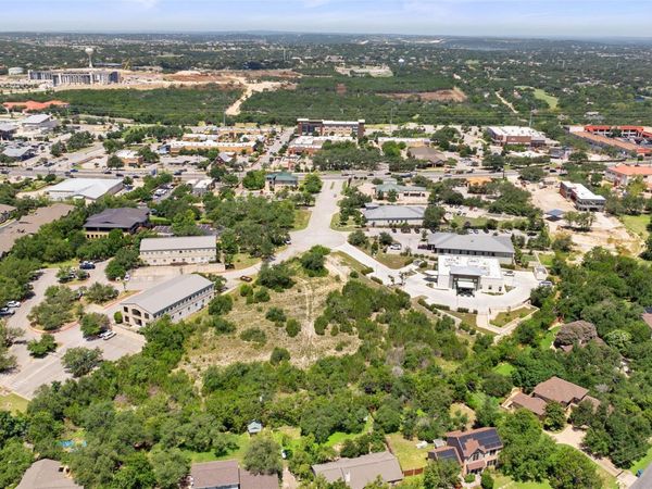 8 Lakeway Centre CT, Lakeway, TX 78734