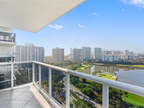 3675 N Country Club Dr, Unit 2208, Aventura, FL 33180