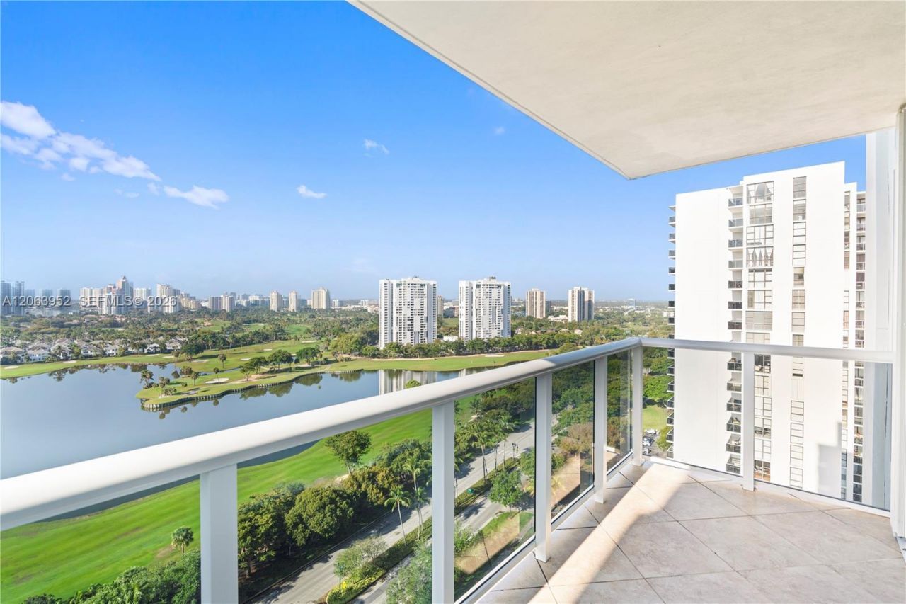 3675 N Country Club Dr, Unit 2208, Aventura, FL 33180 Photo