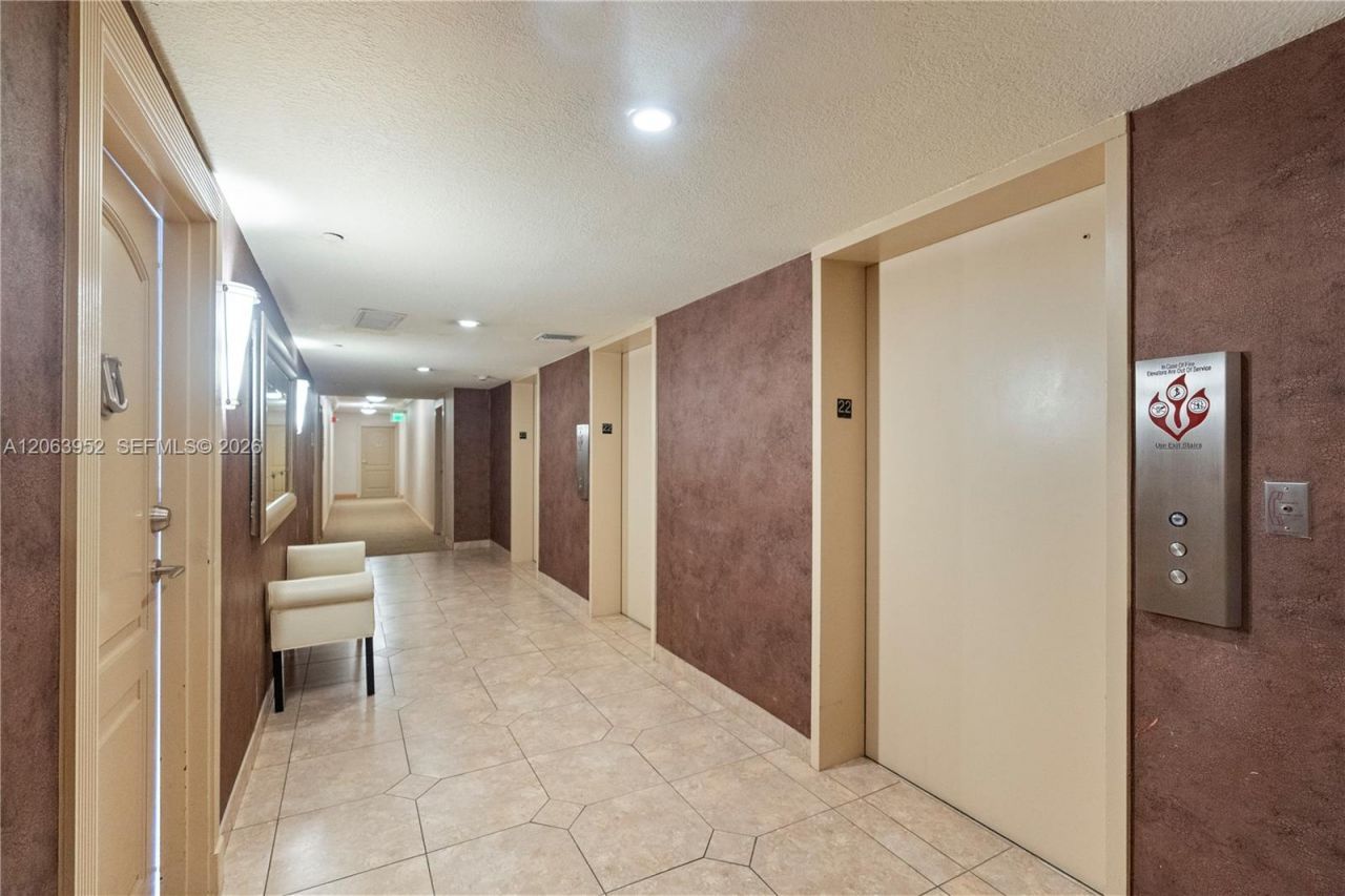 3675 N Country Club Dr, Unit 2208, Aventura, FL 33180 Photo
