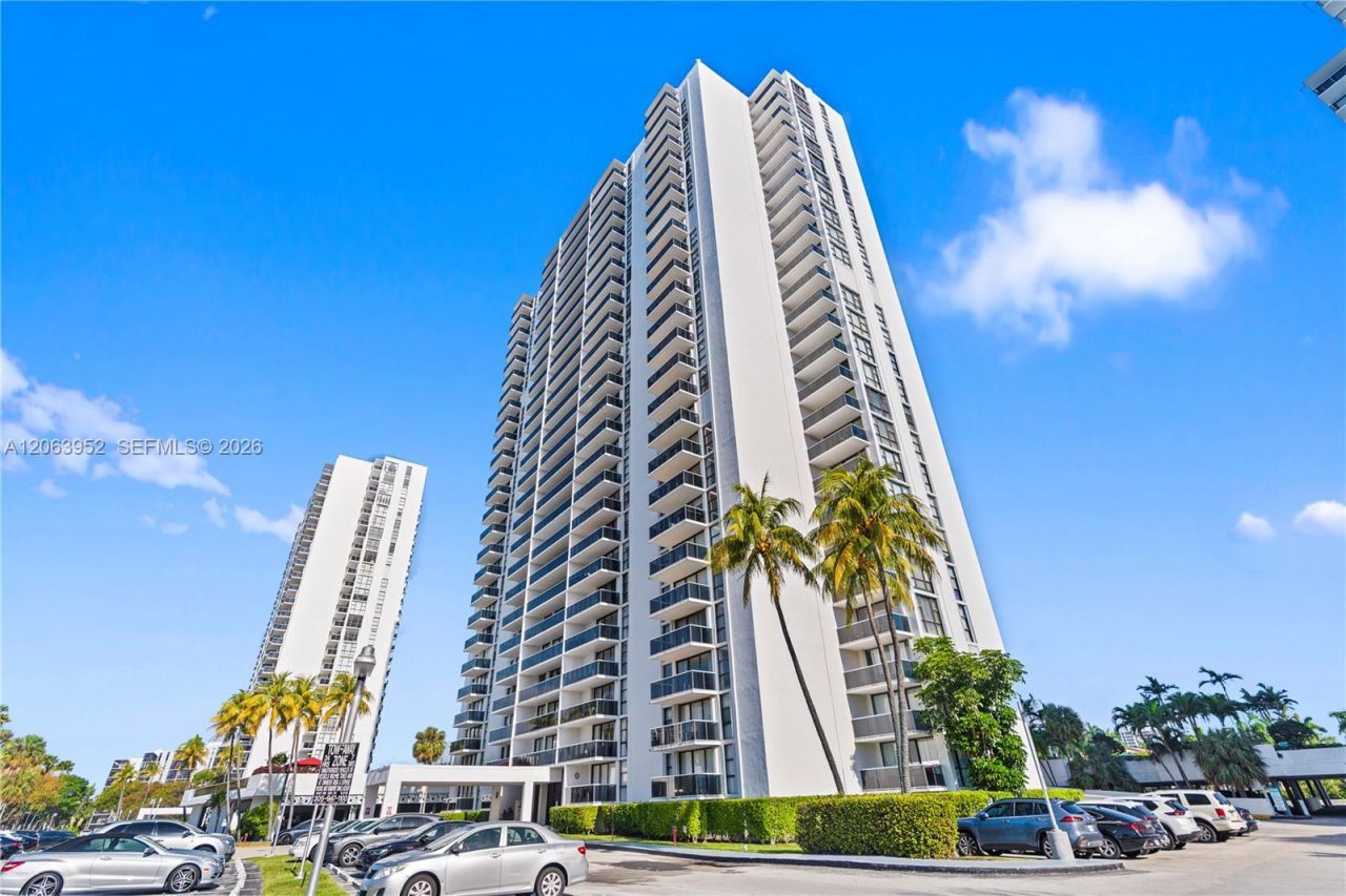 3675 N Country Club Dr, Unit 2208, Aventura, FL 33180 Photo