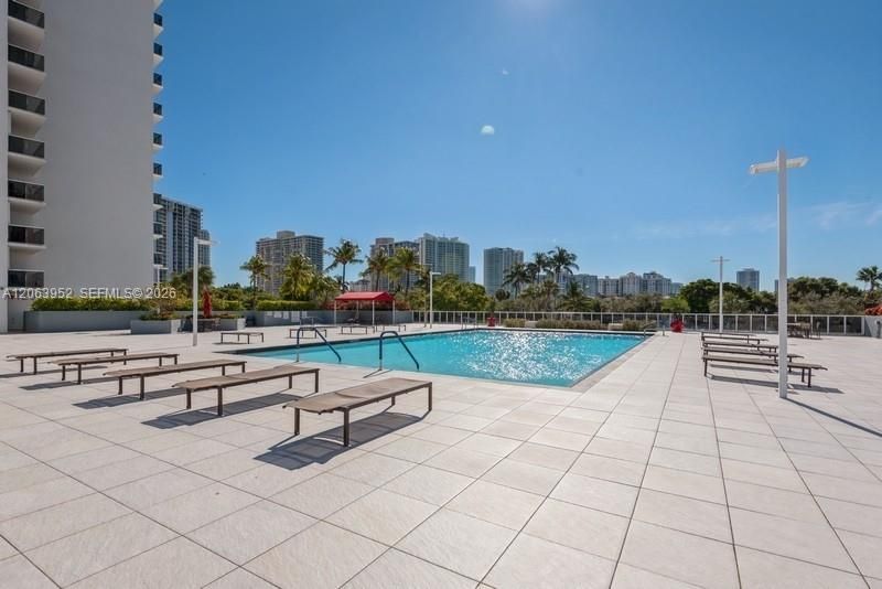 3675 N Country Club Dr, Unit 2208, Aventura, FL 33180 Photo