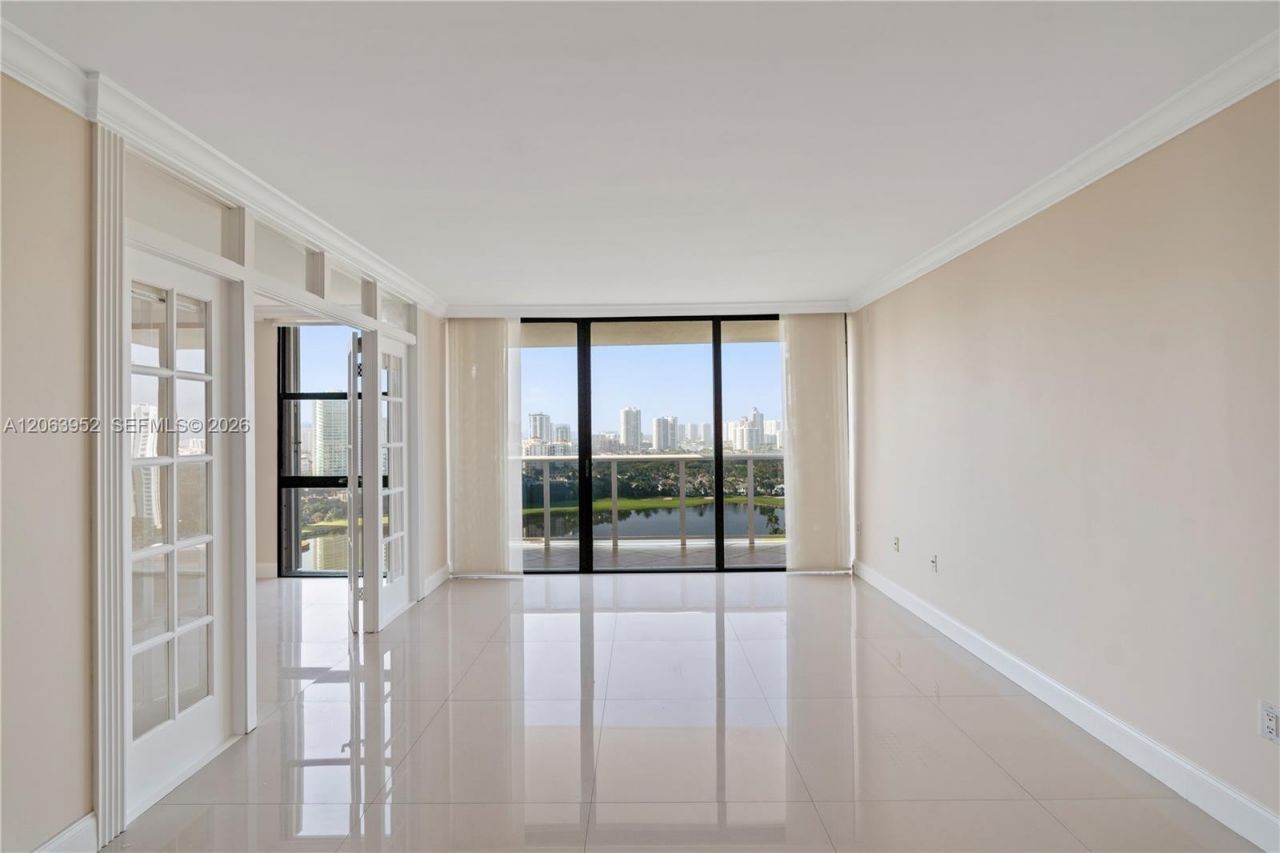 3675 N Country Club Dr, Unit 2208, Aventura, FL 33180 Photo