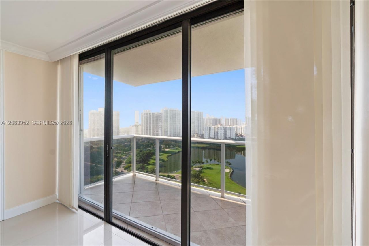 3675 N Country Club Dr, Unit 2208, Aventura, FL 33180 Photo