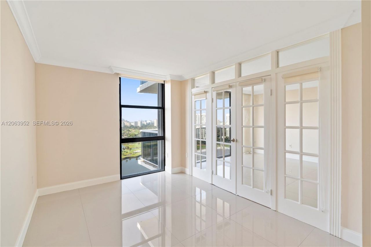 3675 N Country Club Dr, Unit 2208, Aventura, FL 33180 Photo