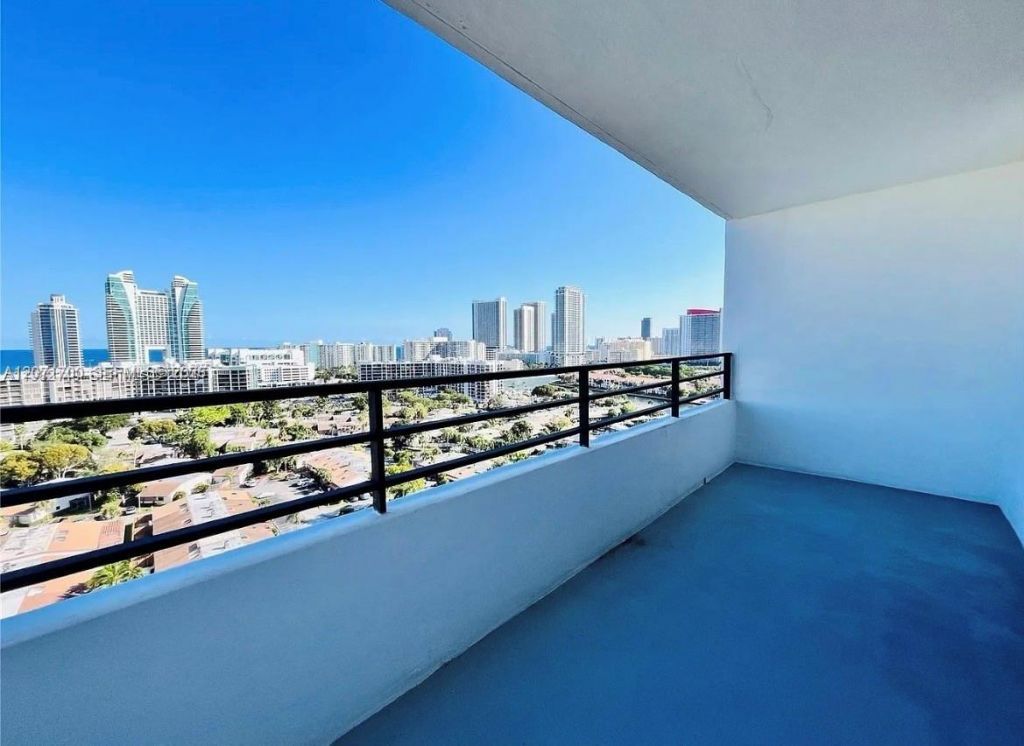 2500 Parkview Dr , Unit 1705, Hallandale Beach, FL 33009 Photo