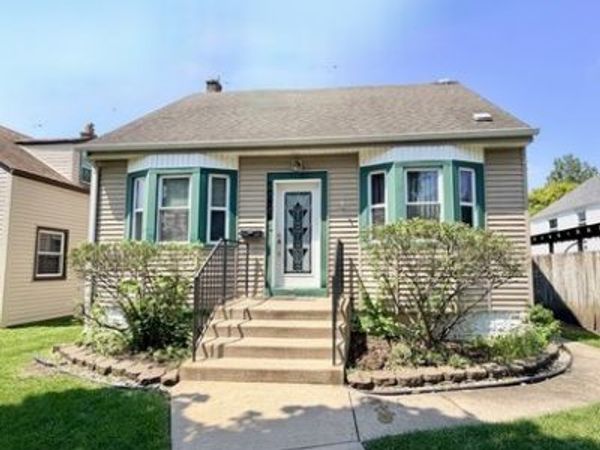 10806 S Whipple Street , Chicago, IL 60655