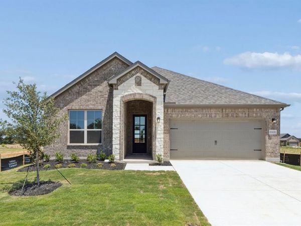 813 Alderwood Drive, Red Oak, TX 75154