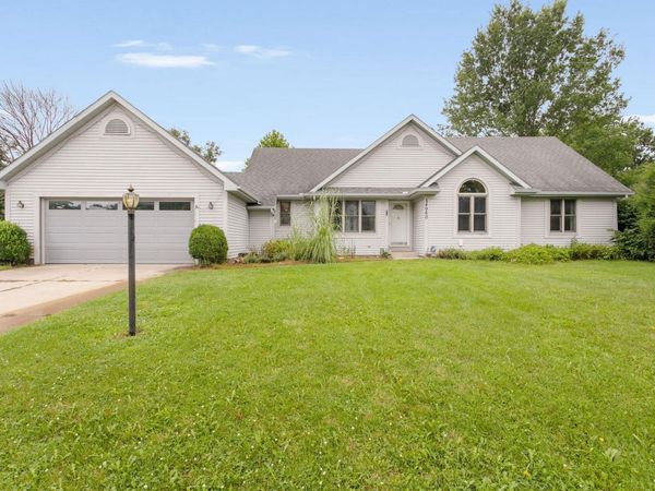 54960 E Sunray Drive, Osceola, IN 46561