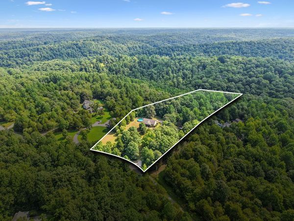 1200 Dawson Rd , White Bluff, TN 37187