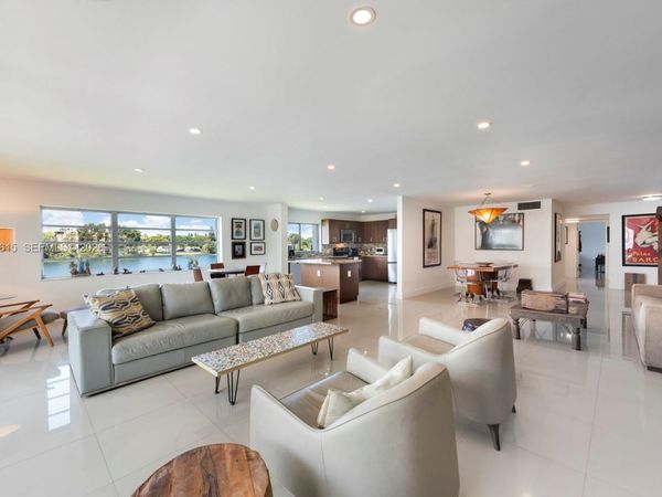 873 NE 195, Unit 206, Miami, FL 33179