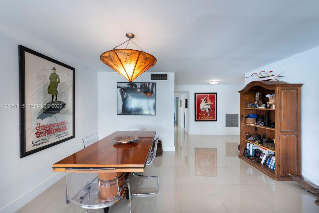 873 NE 195, Unit 206, Miami, FL 33179 Photo