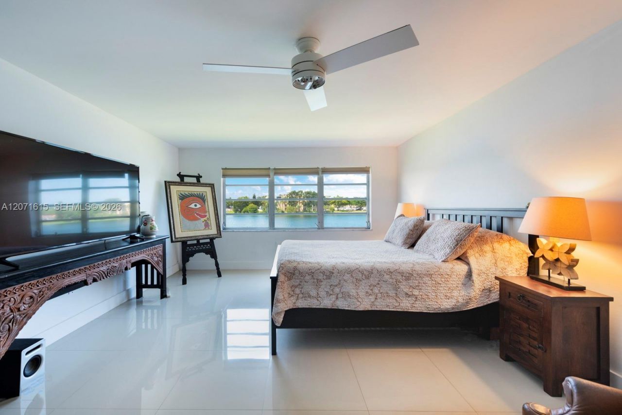 873 NE 195, Unit 206, Miami, FL 33179 Photo