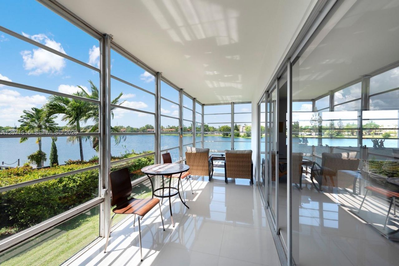 873 NE 195, Unit 206, Miami, FL 33179 Photo