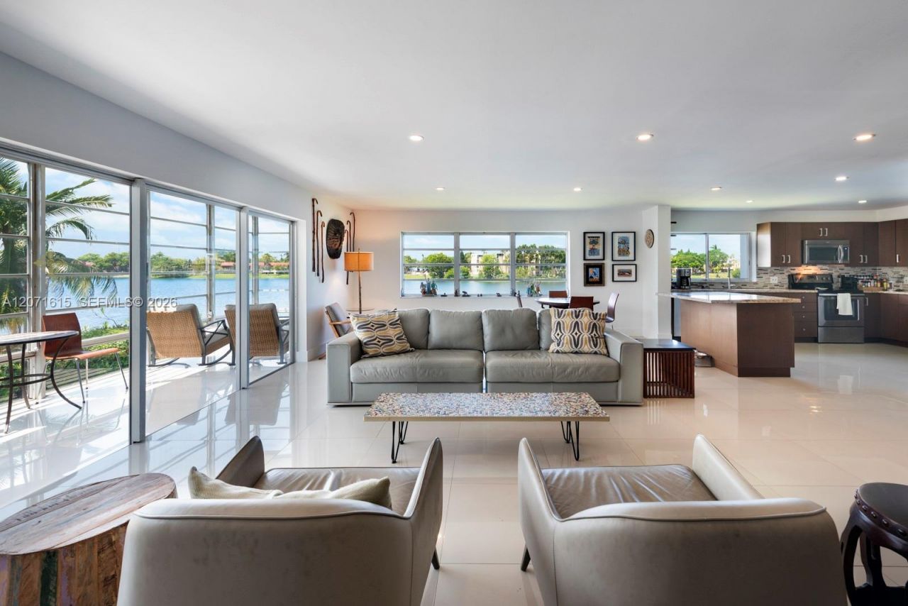 873 NE 195, Unit 206, Miami, FL 33179 Photo