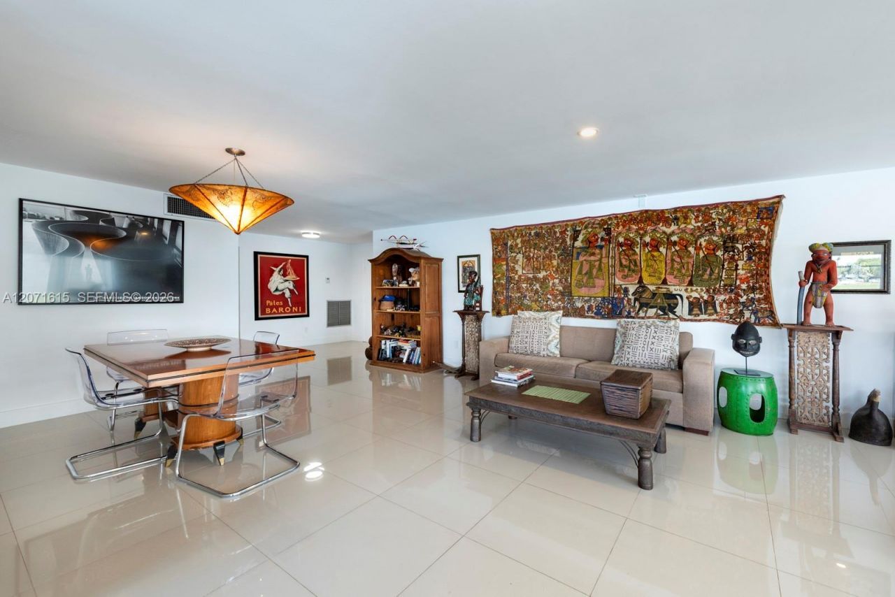 873 NE 195, Unit 206, Miami, FL 33179 Photo