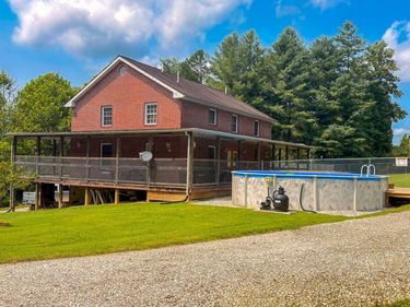 67 Pine Mountain Road, Campton, KY 41301