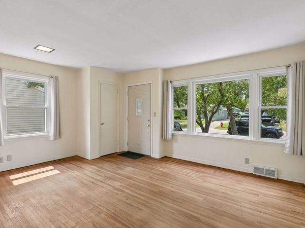 2933 Hillsboro Avenue S, Saint Louis Park, MN 55426