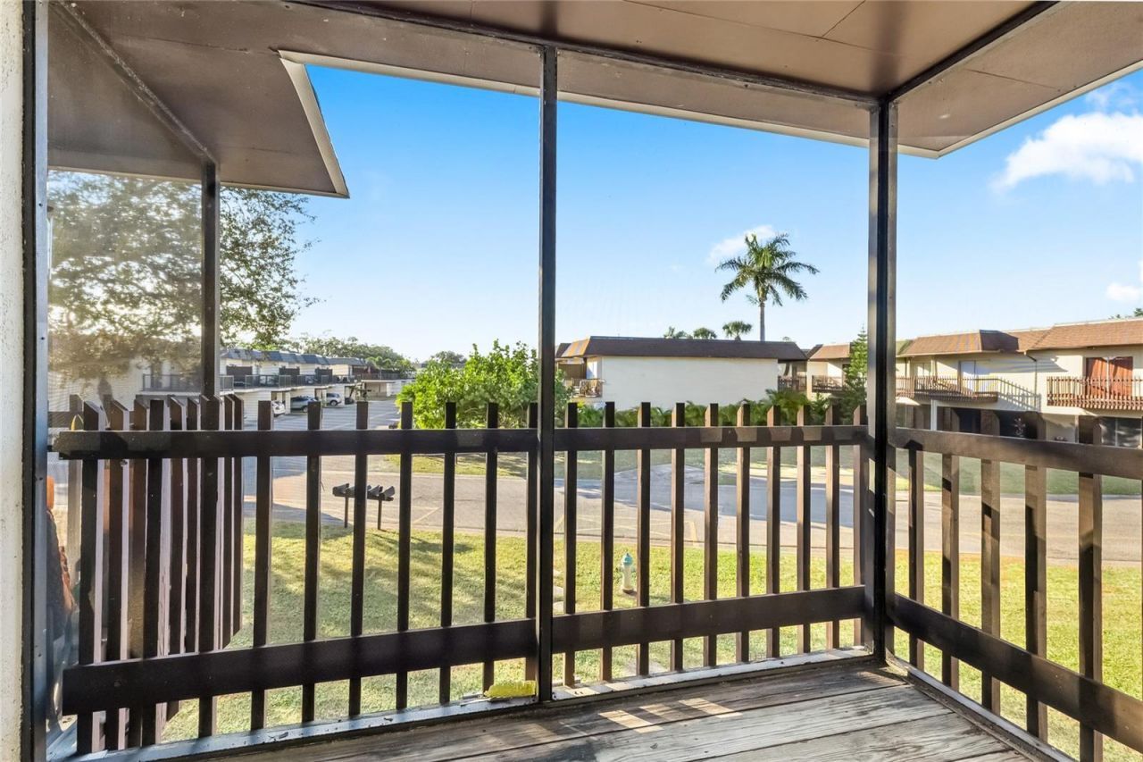3365 Ramblewood Drive N, Unit 35C8, Sarasota, FL 34237 Photo