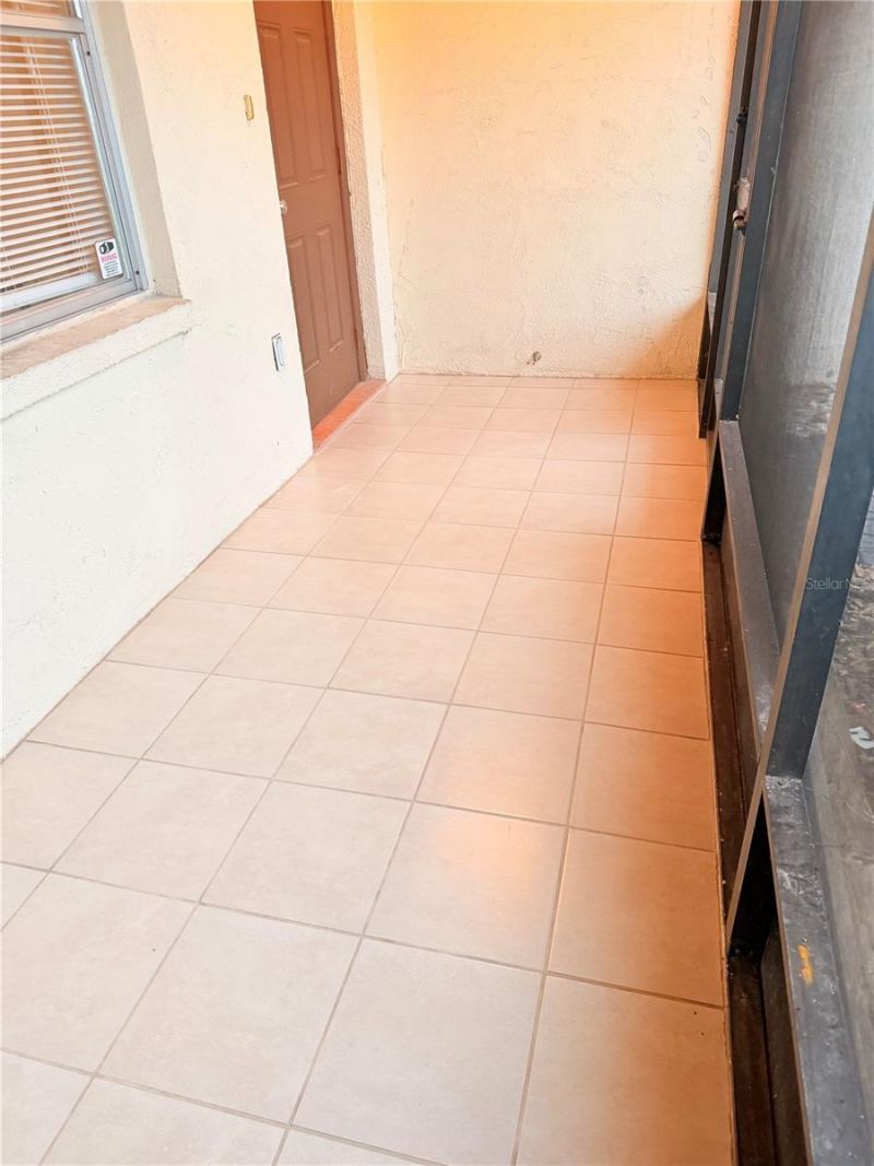 3365 Ramblewood Drive N, Unit 35C8, Sarasota, FL 34237 Photo
