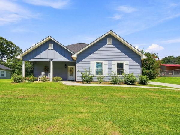 1127 S Clifton St., Fulton, MS 38843