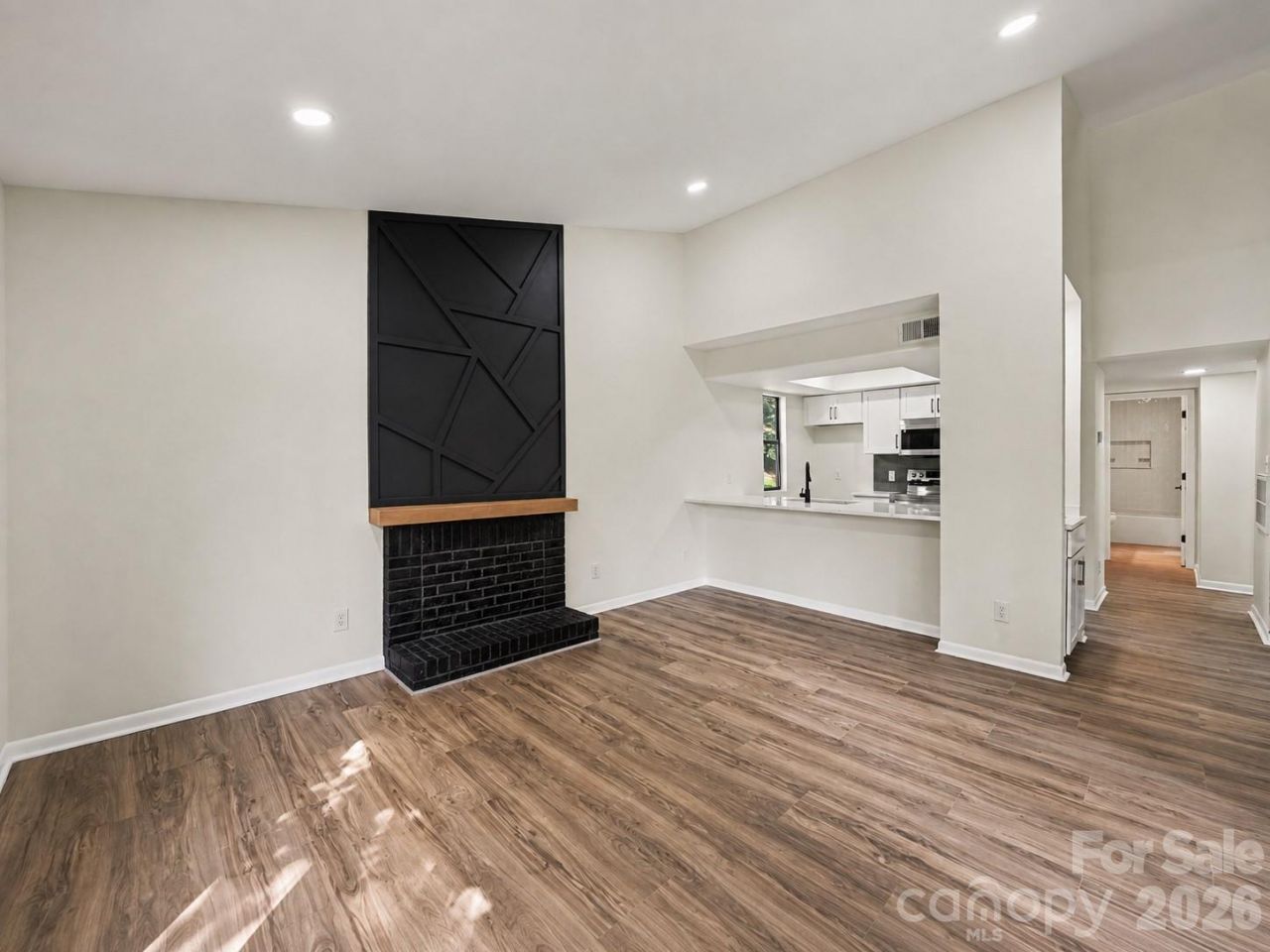 8027 Cedar Glen Drive, Charlotte, NC 28212 Main Photo