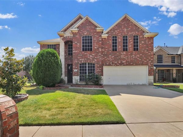 4951 Eyrie Court, Grand Prairie, TX 75052