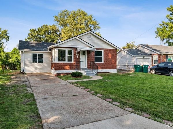 8021 Titus Road, Hanley Hills, MO 63114
