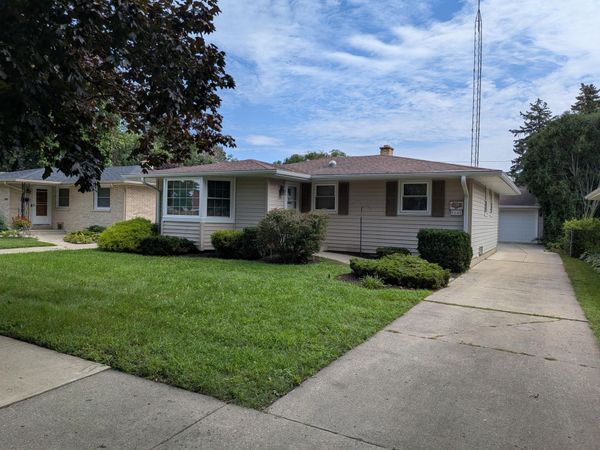 8041 19th Ave, Kenosha, WI 53143