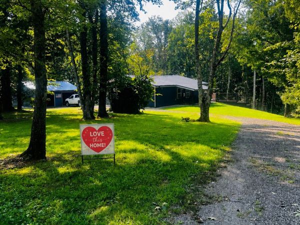 432 Parker Ln , Bradyville, TN 37026