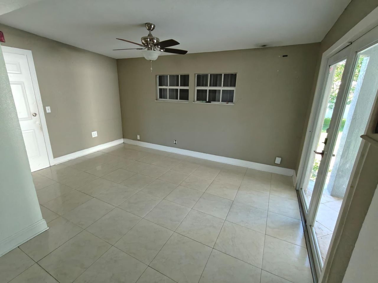 324 Mid Pines Road, Palm Springs, FL 33461 Photo
