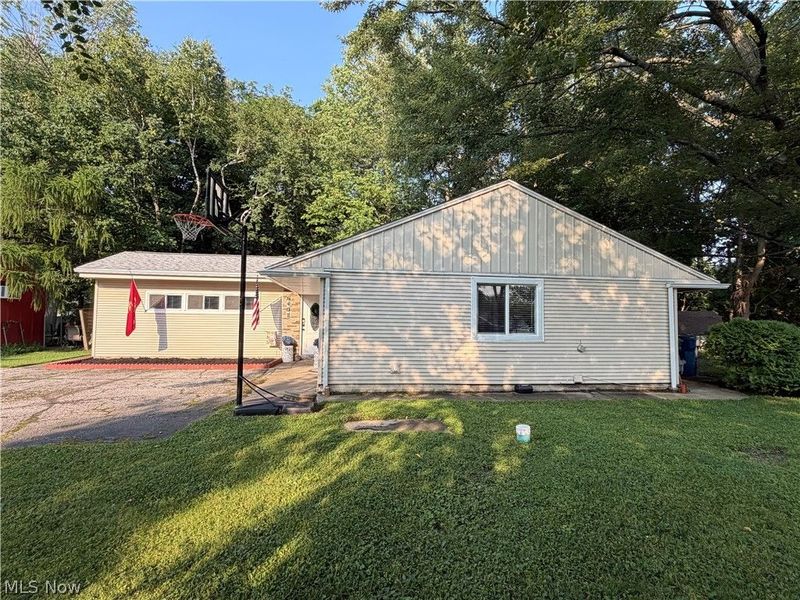 6407 Newland Road, Parma Heights, OH 44130 Photo 2