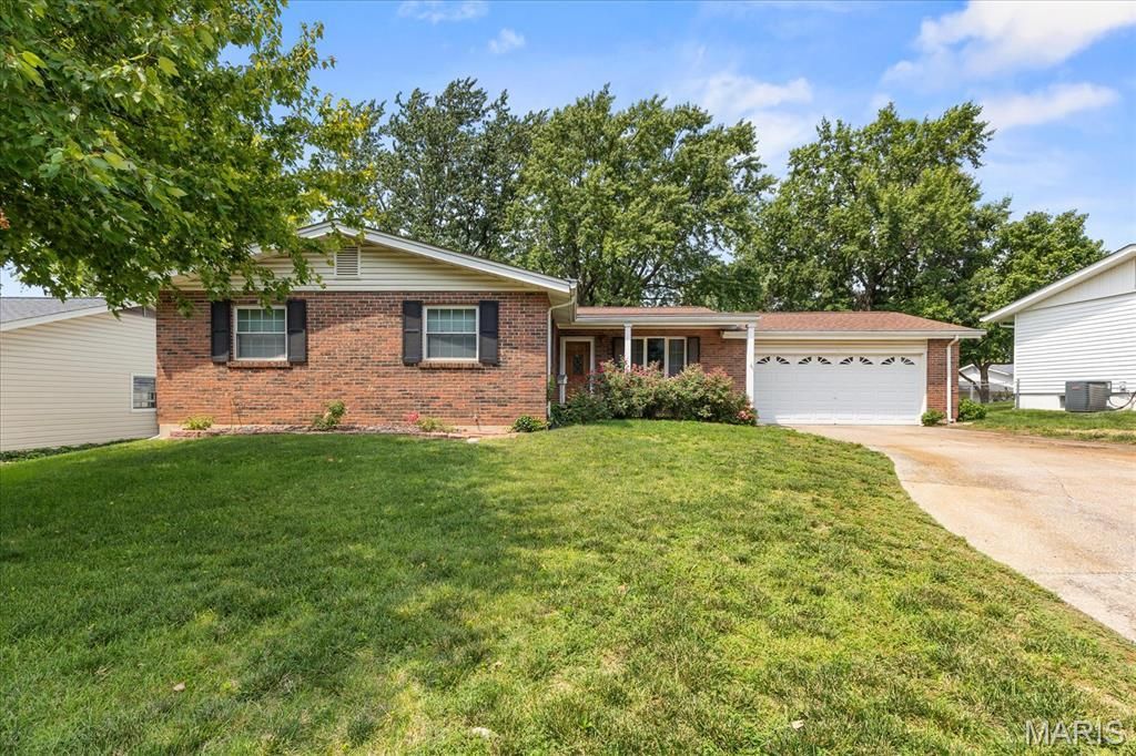 1001 Wilmington Drive , Saint Charles, MO 63301 Main Photo