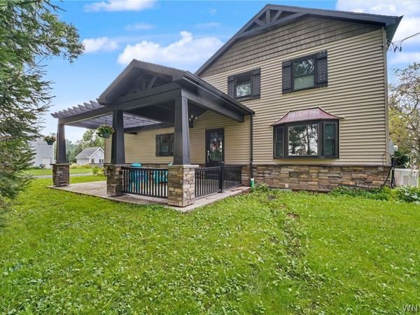 9119 Akron Road , Akron, NY 14001