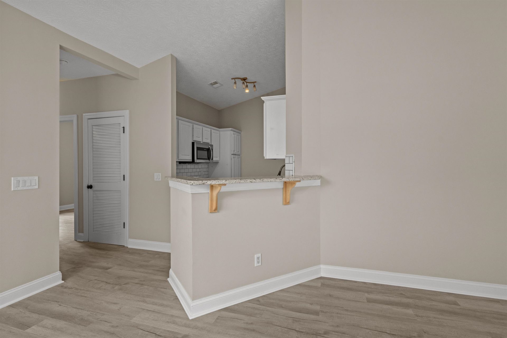 1121 Peace Pipe Pl. Photo 11