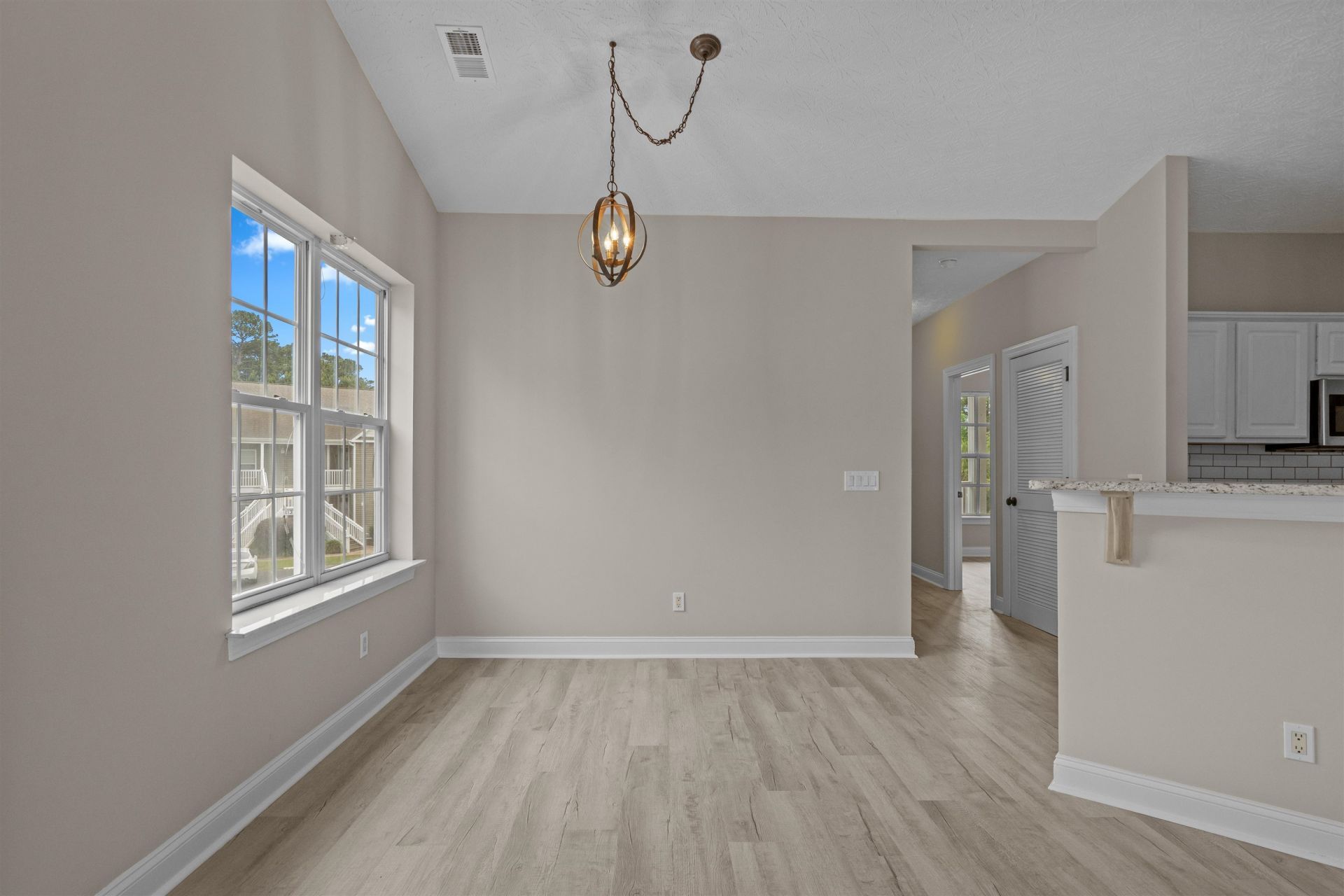 1121 Peace Pipe Pl. Photo 9