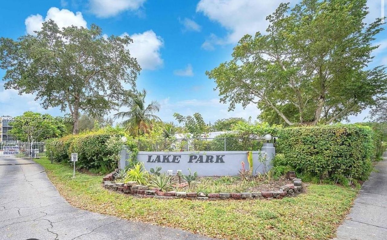 952 NE 199th St , Unit 4K, Miami, FL 33179 Photo