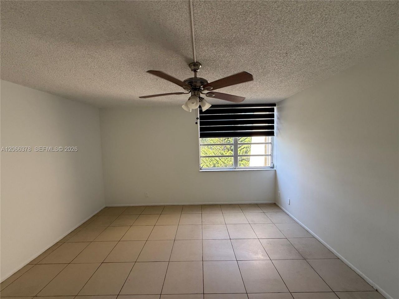 952 NE 199th St , Unit 4K, Miami, FL 33179 Photo