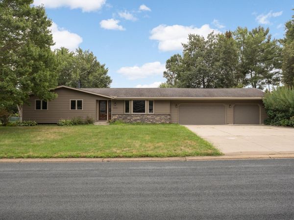 3609 Canterbury Drive, Bloomington, MN 55431