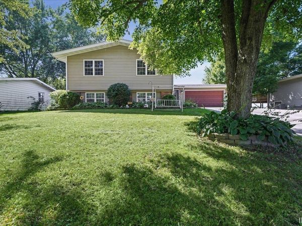 534 Robyn Road, Valparaiso, IN 46385