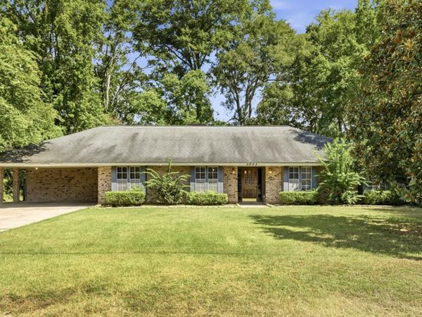 2803 Williamsburg, Hattiesburg, MS 39402