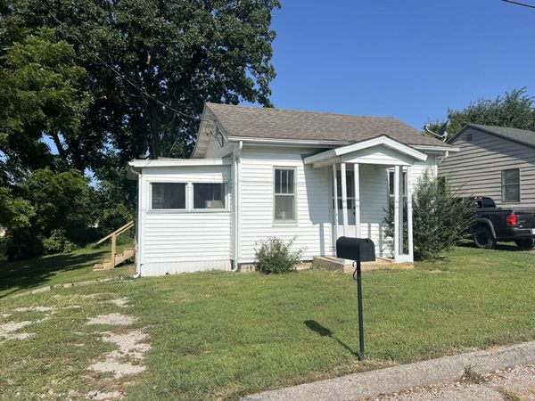 205 N Ash Street , Willow Springs, MO 65793