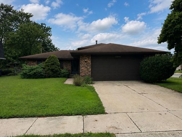 15048 Naughton Drive , South Holland, IL 60473