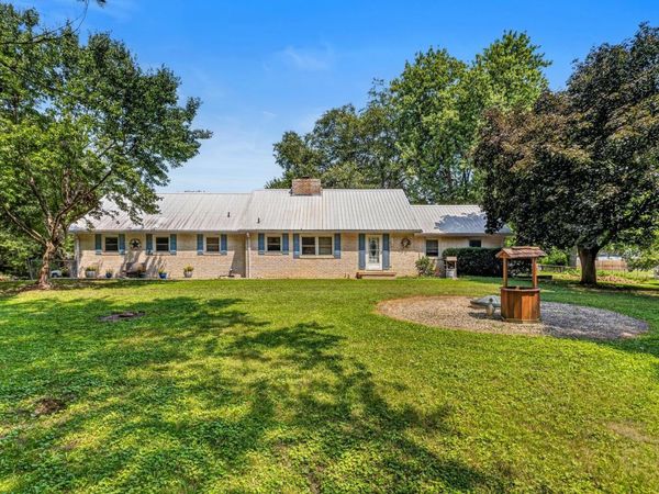 1516 W North Shore Drive , Mahomet, IL 61853