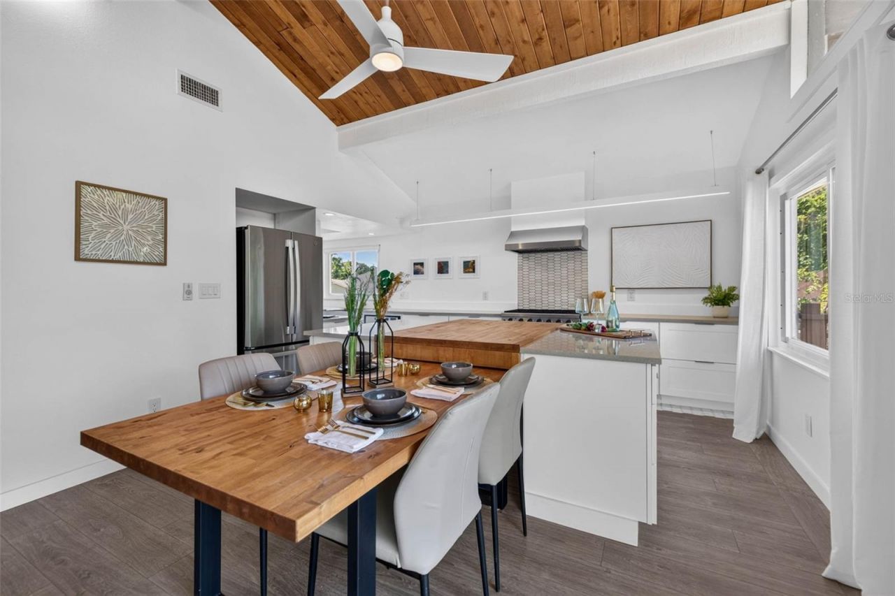 1300 Pleasant Way S, Saint Petersburg, FL 33705 Photo