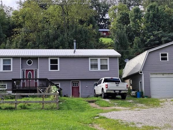 2131 New Hope Road, Elkview, WV 25071