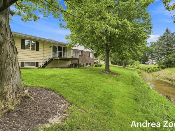 5773 Leisure South Drive SE, Kentwood, MI 49548