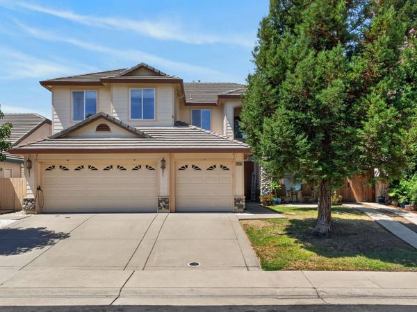10236 Stathos Dr, Elk Grove, CA 95757