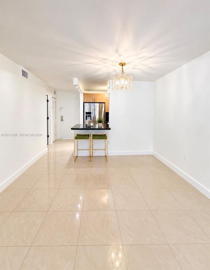 605 NW 72nd Ave , Unit 301, Miami, FL 33126 Photo